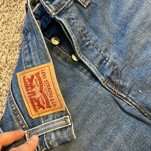Levi wedgie straight leg jean